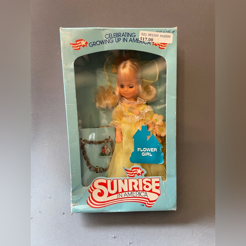 Vintage 1982 Sunrise in America flower girl doll